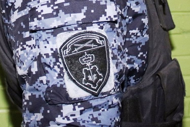 В Сертолово наряд вневедомственной охраны задержал гражданина, разыскиваемого за совершение тяжких преступлений