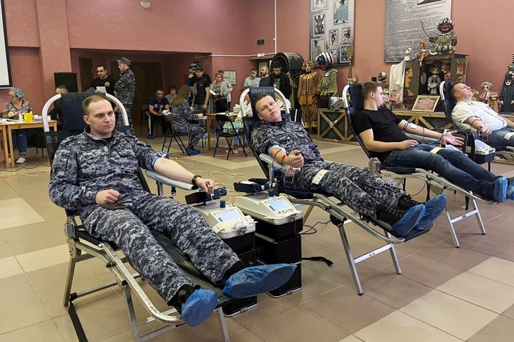 В Ленинградской области сотрудники Росгвардии сдали кровь для пациентов медицинских учреждений