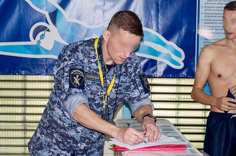 Сотрудники вневедомственной охраны заняли I место на чемпионате ГУ Росгвардии по плаванию