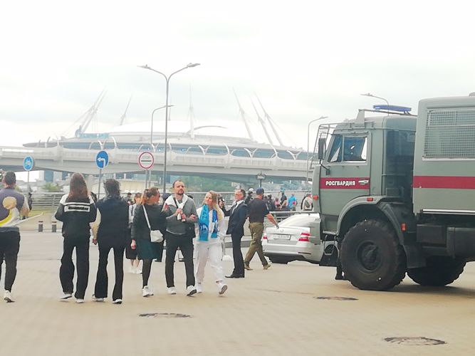 Сотрудники и военнослужащие ГУ Росгвардии приняли участие в обеспечении правопорядка при проведении футбольного матча "Зенит"-"Локомотив"