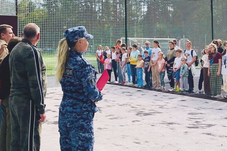 Сотрудники вневедомственной охраны провели мероприятия по патриотическому воспитанию молодежи