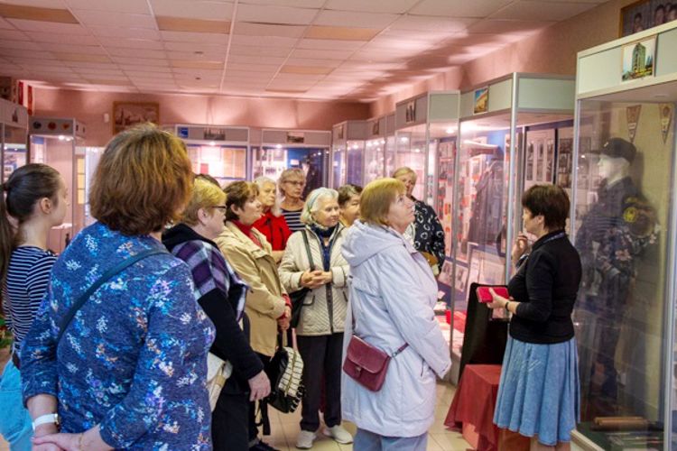В Санкт-Петербурге сотрудники Росгвардии провели мероприятия, посвященные Международному дню пожилых людей