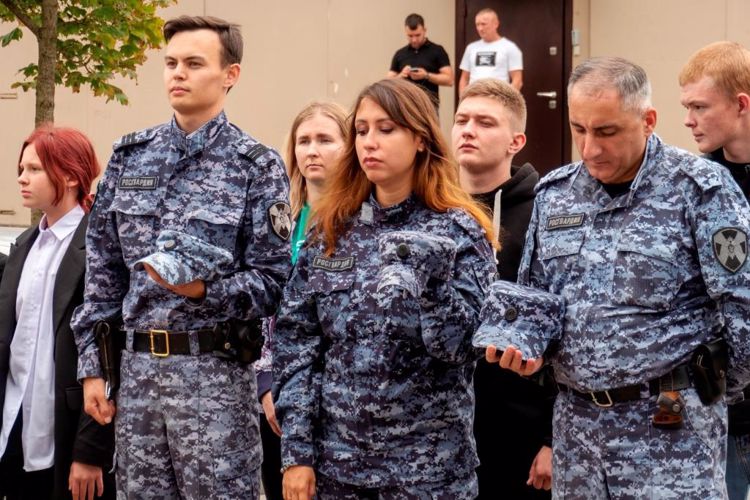 В Красносельском районе сотрудники Росгвардии приняли участие в акции, посвященной Дню солидарности в борьбе с терроризмом
