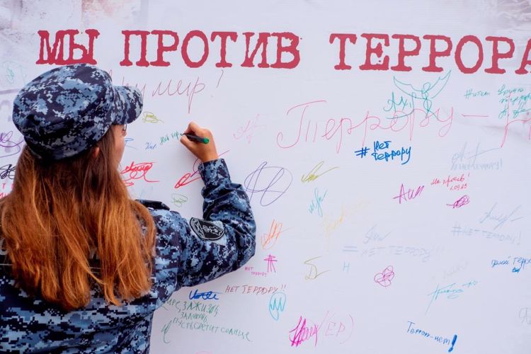В Красносельском районе сотрудники Росгвардии приняли участие в акции, посвященной Дню солидарности в борьбе с терроризмом