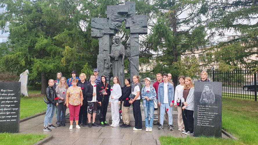 Сотрудники Росгвардии совместно со школьниками провели акцию, посвящённую Дню солидарности в борьбе с терроризмом