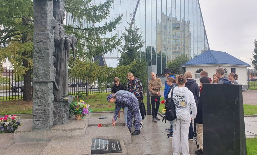 Сотрудники Росгвардии совместно со школьниками провели акцию, посвящённую Дню солидарности в борьбе с терроризмом