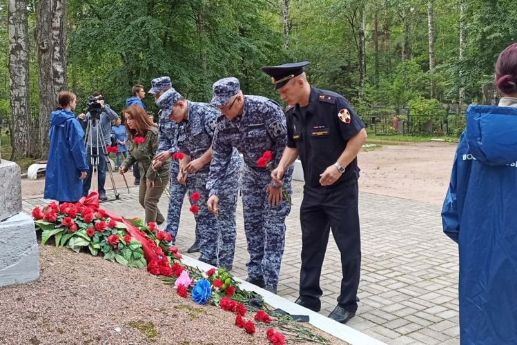 Сотрудники Росгвардии приняли участие в мероприятиях, посвященных Дню памяти жертв блокады Ленинграда