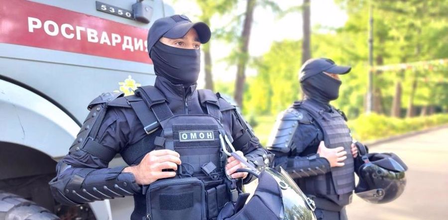 Сотрудники и военнослужащие Росгвардии обеспечили правопорядок во время международного футбольного матча "Зенит" - "Сепахан"