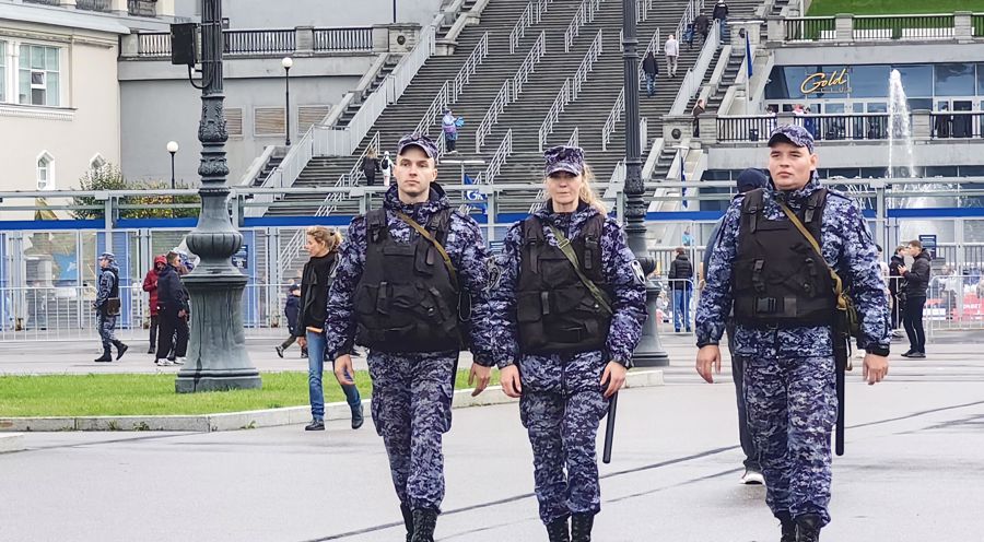В Санкт-Петербурге подразделения Росгвардии обеспечили правопорядок во время футбольного матча «Зенит» - «Балтика»