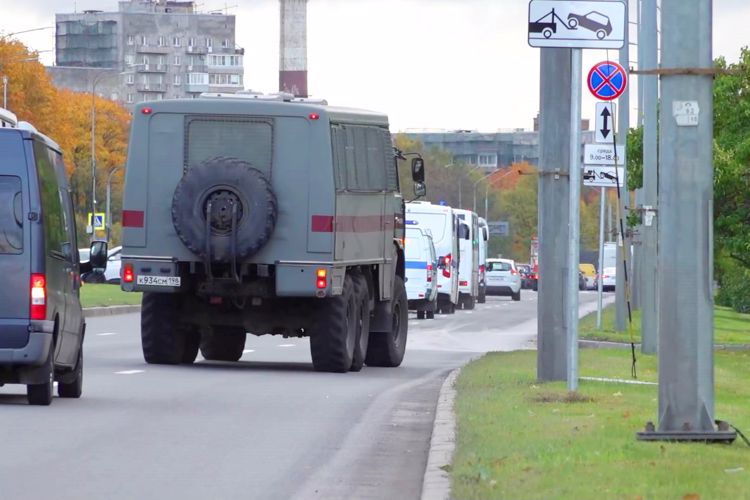 В Санкт-Петербурге сотрудники ОМОН "Бастион" обеспечили проведение рейда по пресечению нарушений миграционного законодательства