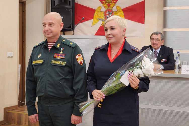 В Санкт-Петербурге командующий Северо-Западным округом Росгвардии поздравил личный состав территориального органа с днем образования