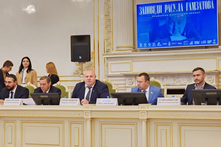 Сотрудники и военнослужащие ГУ Росгвардии приняли участие в акции памяти павших воинов России "Дни Белых Журавлей"