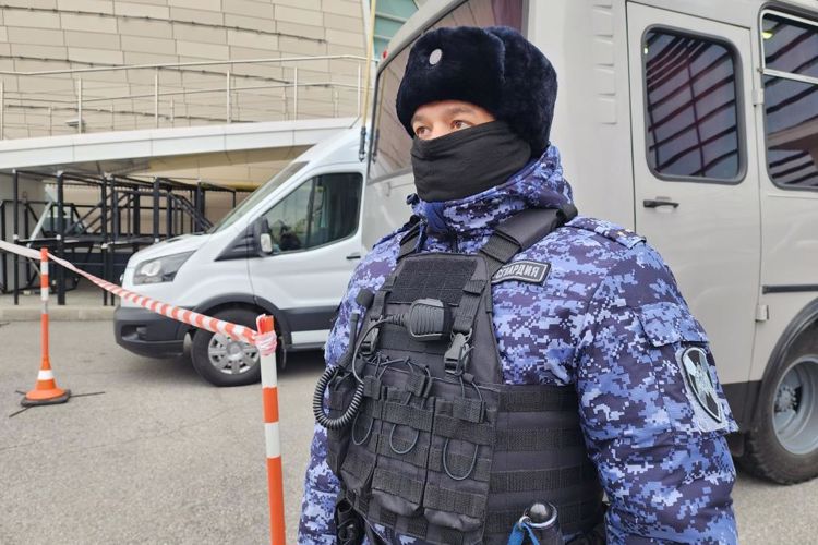 Сотрудники ГУ Росгвардии приняли участие в обеспечении правопорядка при проведении футбольного матча "Зенит"-"Крылья Советов"