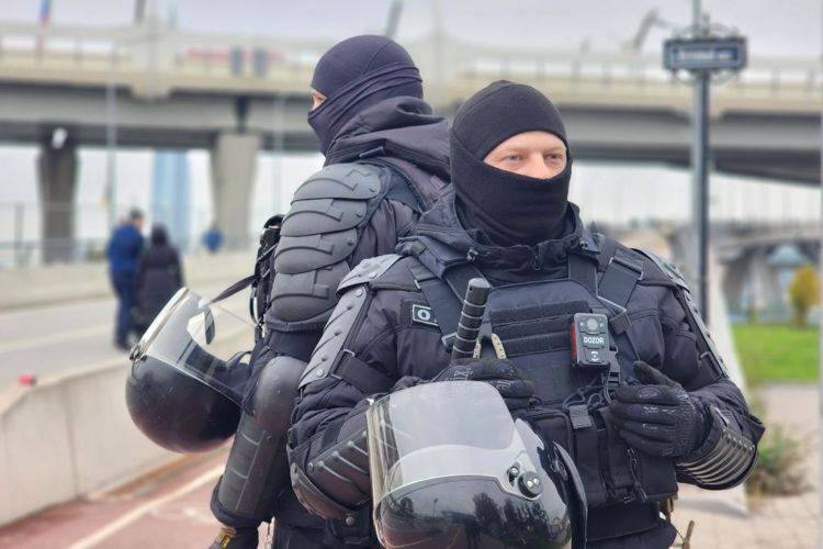 Сотрудники ГУ Росгвардии приняли участие в обеспечении правопорядка при проведении футбольного матча "Зенит"-"Крылья Советов"