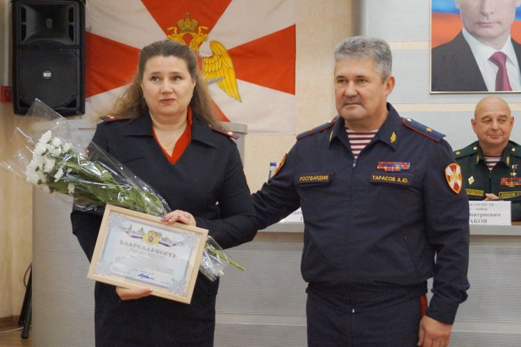 В Санкт-Петербурге командующий Северо-Западным округом Росгвардии поздравил личный состав территориального органа с днем образования