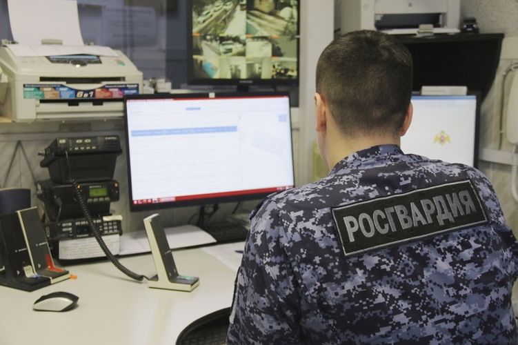 В Выборгском районе наряд вневедомственной охраны задержал гражданина, похитившего из магазина прибор для приготовления кофе