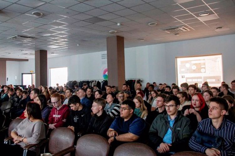 В Санкт-Петербурге представители Росгвардии приняли участие в Ярмарке вакансий