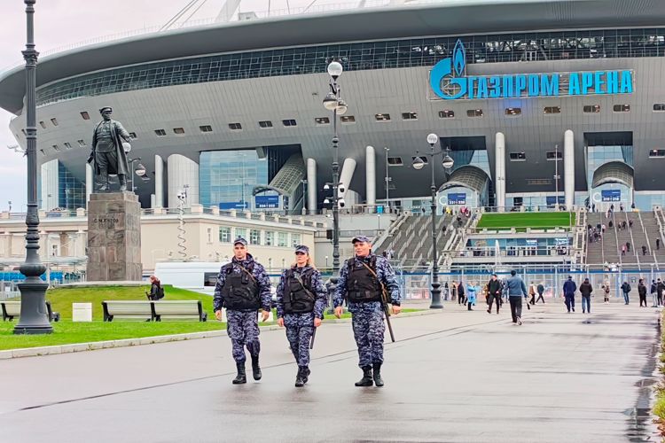 В Санкт-Петербурге подразделения Росгвардии обеспечили правопорядок во время футбольного матча «Зенит» - «Балтика»