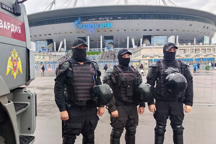 В Санкт-Петербурге подразделения Росгвардии обеспечили правопорядок во время футбольного матча «Зенит» - «Балтика»
