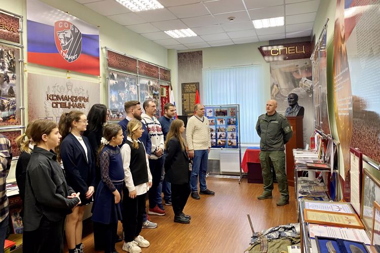 В СОБР «Гранит» Росгвардии наградили организаторов и волонтёров физкультурно-патриотического проекта «Забег Памяти Героев»