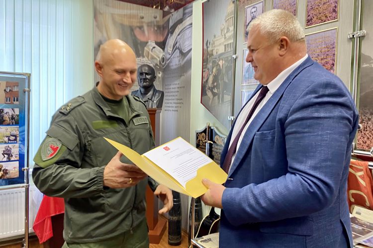 В СОБР «Гранит» Росгвардии наградили организаторов и волонтёров физкультурно-патриотического проекта «Забег Памяти Героев»