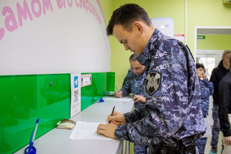 В Санкт-Петербурге сотрудники Росгвардии сдали кровь для пациентов городских больниц