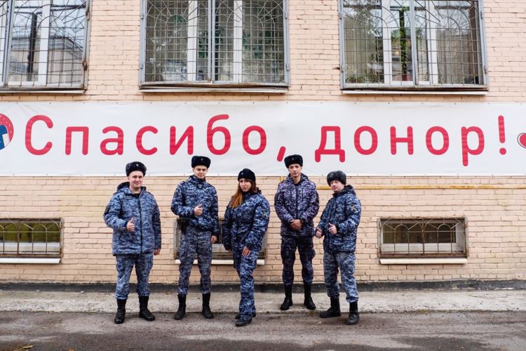 В Санкт-Петербурге сотрудники Росгвардии сдали кровь для пациентов городских больниц