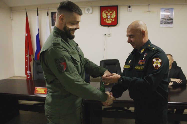 Командующий Северо-Западным округом Росгвардии поздравил петербургский СОБР "Гранит" с профессиональным праздником