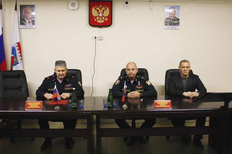 Командующий Северо-Западным округом Росгвардии поздравил петербургский СОБР "Гранит" с профессиональным праздником