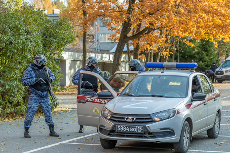 Сотрудники Росгвардии приняли участие в межведомственных учениях на территории Политехнического университета