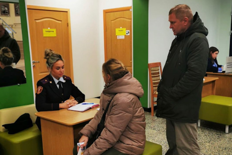 В Зеленогорске сотрудники Росгвардии приняли участие в ярмарке вакансий
