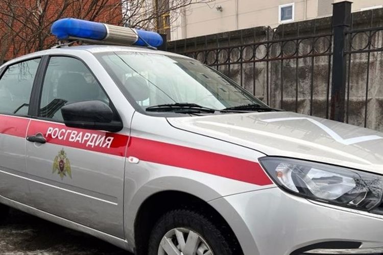 В Приморском районе наряд вневедомственной охраны задержал правонарушителя по подозрению в краже из магазина