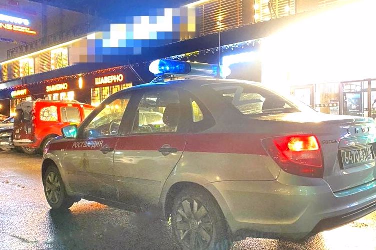 В Выборгском районе наряд Росгвардии задержал посетителя супермаркета, заменившего штрихкоды на товарах