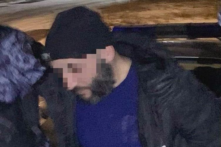 В Приморском районе сотрудники Росгвардии задержали троих граждан, один из которых стрелял из ружья возле жилого дома