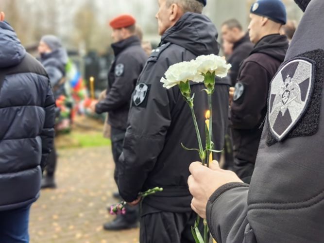 В Санкт-Петербурге сотрудники СОБР «Гранит» почтили память своего погибшего товарища