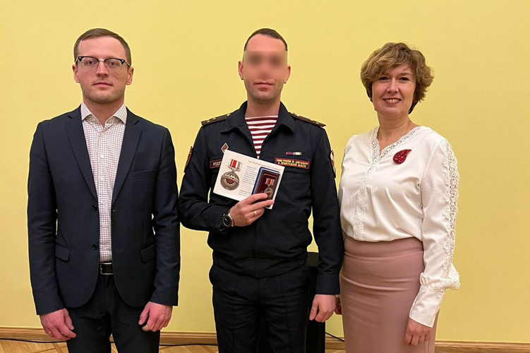 Сотрудник Главного управления Росгвардии награжден знаком "Почетный донор Санкт-Петербурга"