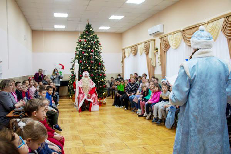 В Ленобласти сотрудники Росгвардии присоединились к новогодним акциям «Дед Мороз специального назначения» и «Дед Мороз на дом»