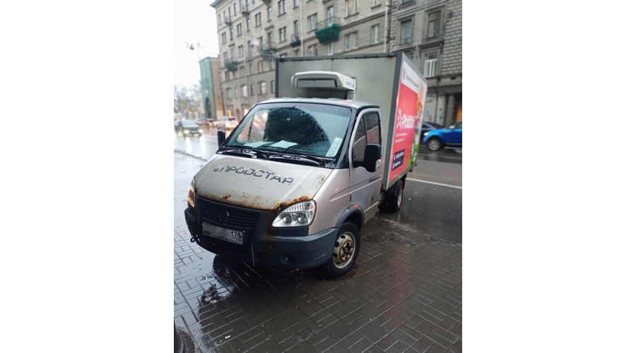 В Петроградском районе сотрудники Росгвардии пришли на помощь пенсионерке, получившей травму в результате ДТП