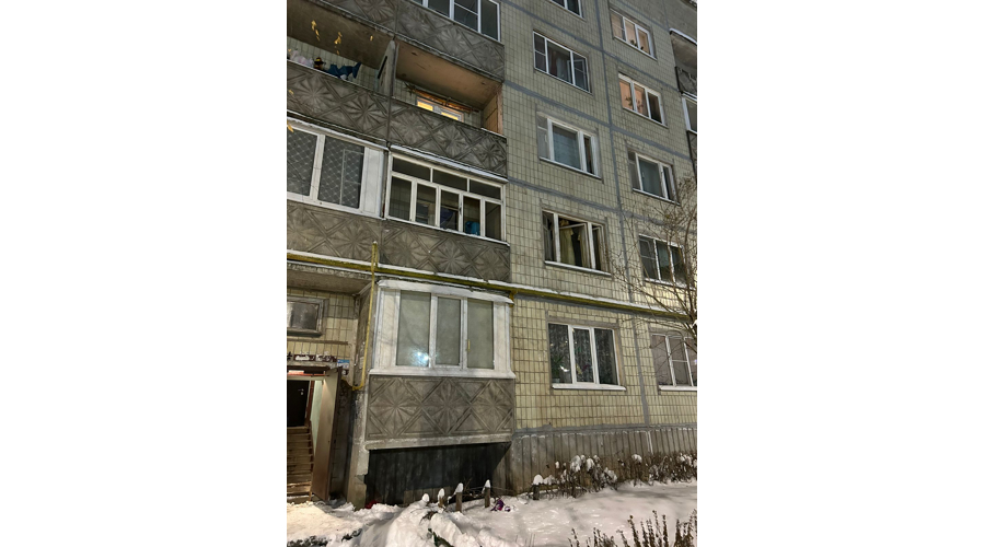 В Волхове наряд Росгвардии оказал содействие спасателям при эвакуации жильцов дома, в котором произошел пожар