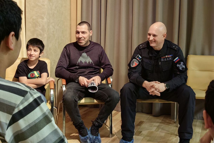 Воспитанников детского социального приюта «Транзит» посетил командир СОБР «Гранит» Росгвардии