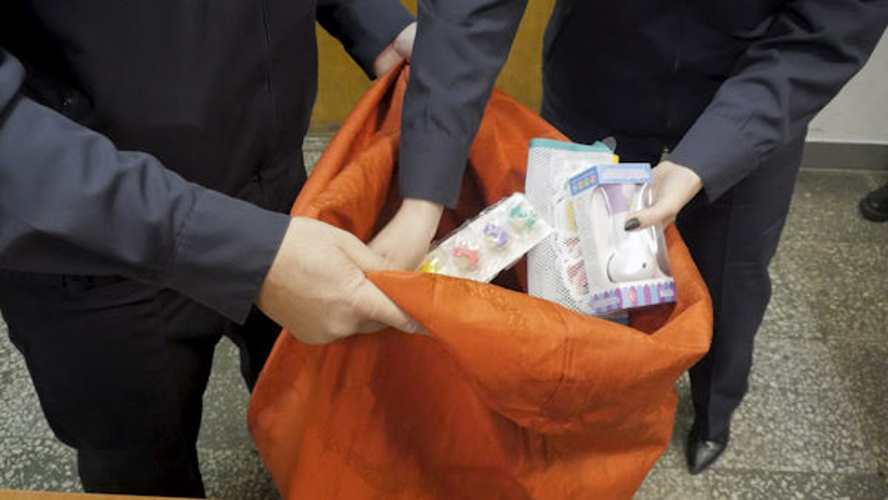 В Петербурге сотрудники Росгвардии присоединились к сбору новогодних подарков для детей подопечного хосписа