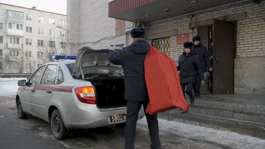 В Петербурге сотрудники Росгвардии присоединились к сбору новогодних подарков для детей подопечного хосписа