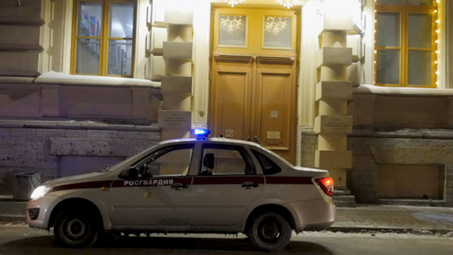 В Петербурге сотрудники Росгвардии присоединились к сбору новогодних подарков для детей подопечного хосписа