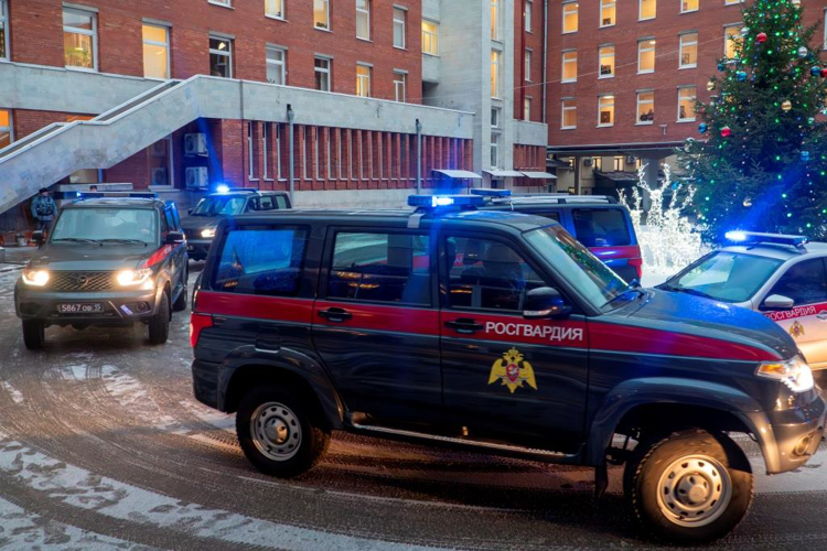 Подразделениям Росгвардии Ленинградской области торжественно переданы новые служебные автомобили
