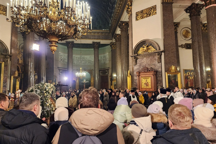 В Рождество сотрудники Росгвардии обеспечили правопорядок на территории Санкт-Петербурга и Ленинградской области