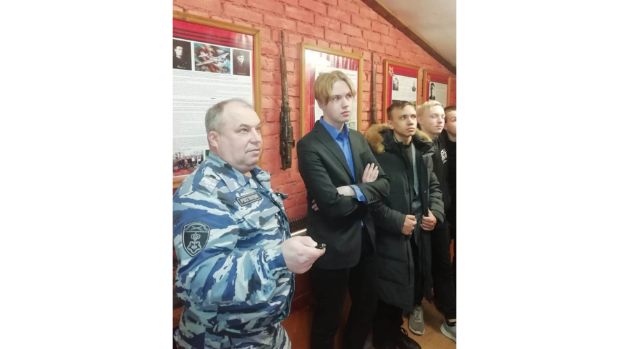 В Петербурге и Ленобласти сотрудники Росгвардии провели встречи с учащимися, посвященные Дню полного освобождения Ленинграда от фашистской блокады