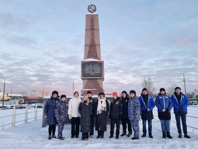 В Петербурге и Ленобласти сотрудники Росгвардии приняли участие в мероприятиях, посвящённых 81-летию прорыва блокады Ленинграда