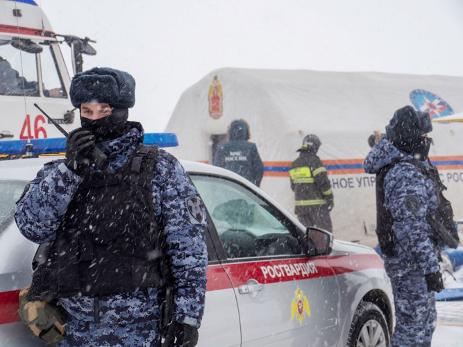 Сотрудники и военнослужащие ГУ Росгвардии обеспечили правопорядок в праздник Крещения в Санкт-Петербурге и Ленобласти