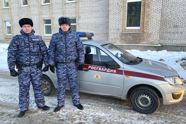 В Рождественский сочельник сотрудники Росгвардии нашли потерявшегося ребёнка