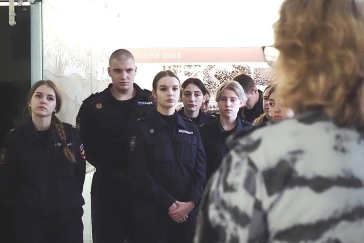Базу расположения ОМОН "Бастион" посетили курсанты Санкт-Петербургского университета МВД России